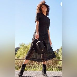 Lulus Dreaming of You Black Swiss Dot Midi Dress Sz M